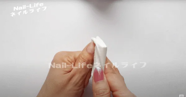 エタノールで爪の油分調整