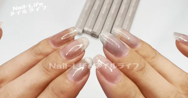 フレンチで可愛いスリコのマグネットジェル