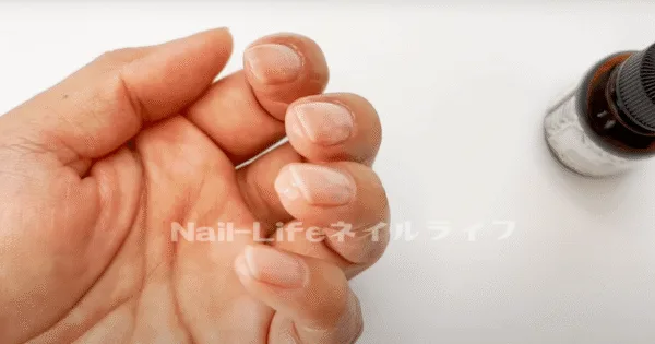 爪裏のネイルオイルの様子