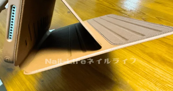 マグネットで止まる