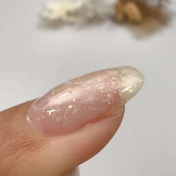 シャーベットホワイト ゴールドラメのアップ